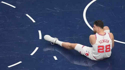 Alperen Şengün sakatlık nedeniyle maçı yarıda bıraktı