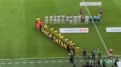 Amedspor-İstanbulspor maçında gerginlik: 'Önce vatan' pankartına ıslık