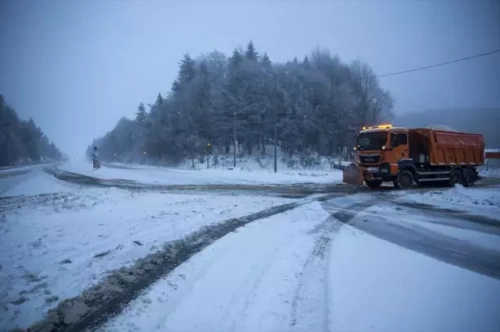 Anadolu Otoyolu'nda kar etkili: Kalınlık 10 santimetreye çıktı