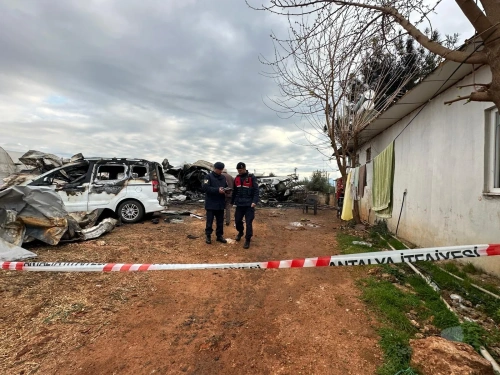 Antalya'da konteyner yangını faciası: Hamile anne ve 5 çocuğu hayatını kaybetti