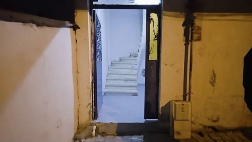 Arnavutköy'de eve silahlı baskın: 4 yaşındaki çocuk da darp edildi