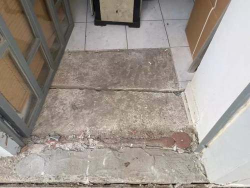 Ataşehir'de bina alarm veriyor: Kolonlarda patlama, zeminde çatlaklar