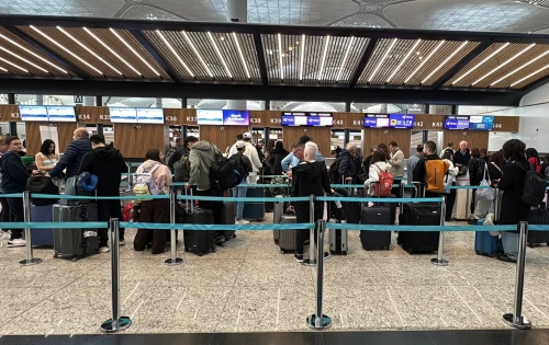 Bayram tatili başladı, havalimanları dolup taştı