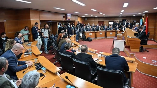 Bayrampaşa'da tartışmalı hareket: Belediye, seçilmiş başkanı sosyal medyadan çıkardı