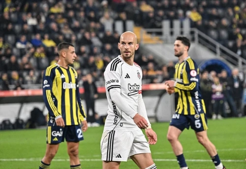 Beşiktaş, Fenerbahçe'yi son anda devirdi: 2-1