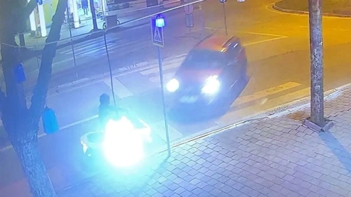 Bursa'da trafik kazası: Panik yapan sürücü 2 kişiyi yaraladı