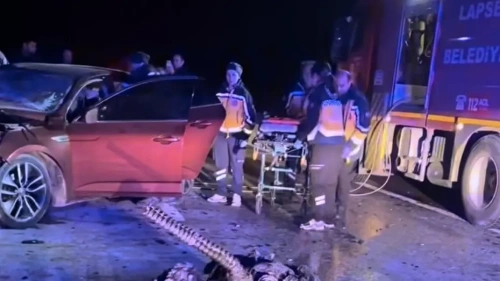 Çanakkale'de polis kaçağı sürücü ters yöne girdi: 5 ölü