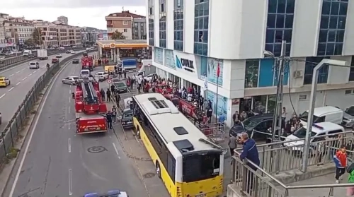Çekmeköy'de feci kaza! İETT otobüsü durağa daldı: 1 ölü, 4 yaralı