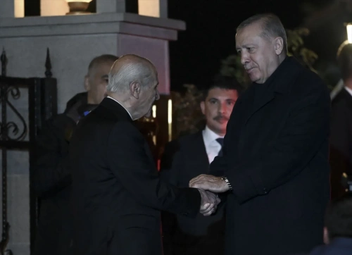 Cumhurbaşkanı Erdoğan, Bahçeli'yi evinde ziyaret etti