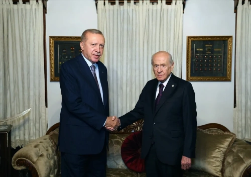 Cumhurbaşkanı Erdoğan, Bahçeli'yi evinde ziyaret etti