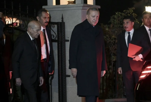 Cumhurbaşkanı Erdoğan, Bahçeli'yi evinde ziyaret etti