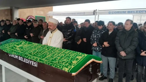 Cüneyt Özdemir'in annesi Hamiyet Özdemir son yolculuğuna uğurlandı