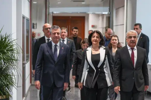 DEM Parti heyeti CHP'yi ziyaret etti: Leyla Zana saldırısına ortak kınama
