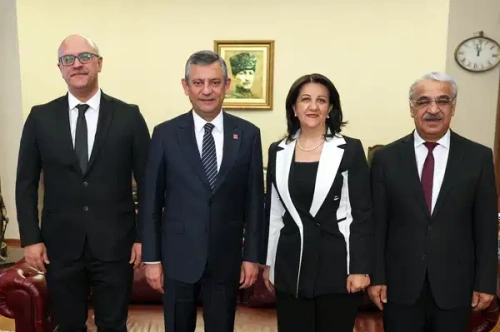 DEM Parti heyeti CHP'yi ziyaret etti: Leyla Zana saldırısına ortak kınama