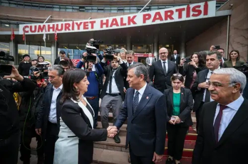 DEM Parti heyeti CHP'yi ziyaret etti: Leyla Zana saldırısına ortak kınama
