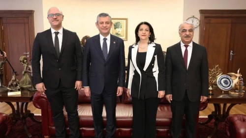 DEM Parti İmralı Heyeti CHP'de: Özgür Özel ile görüşme başladı