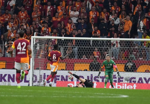 Derbi ateşi söndü: Galatasaray-Beşiktaş 1-1 berabere!