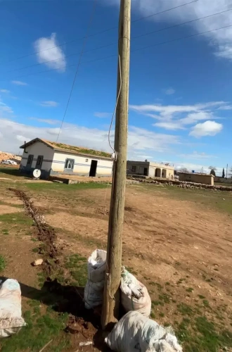 Direği oyup içinden kablo geçirdiler: Kaçak elektrikte akıl almaz yöntem