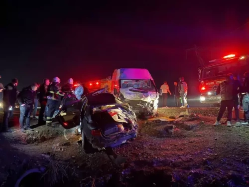 Diyarbakır'da feci kaza! 4 ölü, 14 yaralı