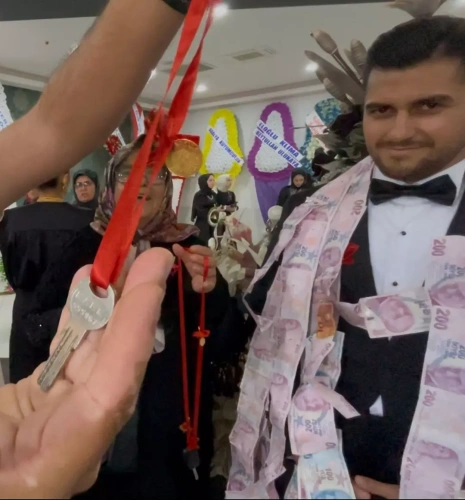 Düğünde görülmemiş takı: Babaanneden ev, arsa ve son model araç