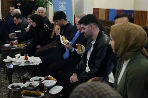 Erdoğan gençlerle buluştu: Silahlar yakılıyor, huzur var