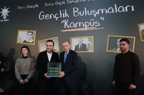 Erdoğan gençlerle buluştu: Silahlar yakılıyor, huzur var
