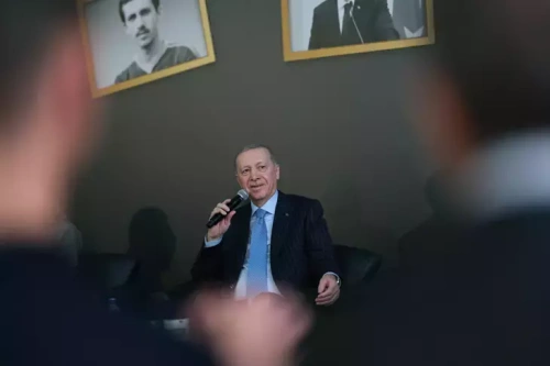 Erdoğan gençlerle buluştu: Silahlar yakılıyor, huzur var