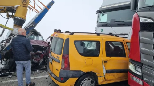 Erzurum'da sis felakete yol açtı: Aynı yolda iki zincirleme kaza, 1 ölü 31 yaralı