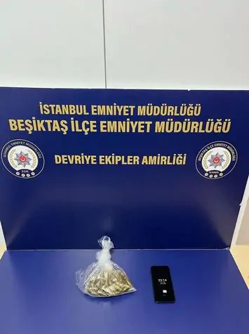 Fas'tan midesinde uyuşturucu getirdi: 49 kapsül esrar çıktı