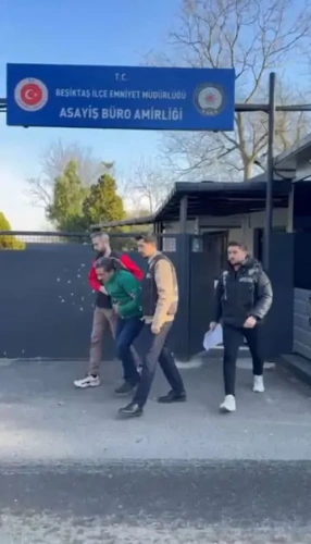 Fas'tan midesinde uyuşturucu getirdi: 49 kapsül esrar çıktı