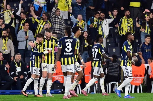 Fenerbahçe, Antalyaspor’u 2-0 yendi!