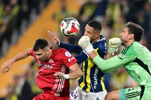 Fenerbahçe, Antalyaspor’u 2-0 yendi!