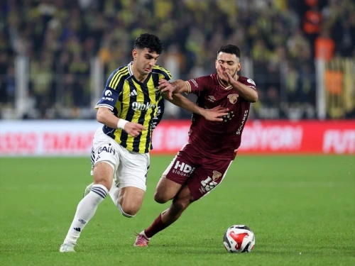 Fenerbahçe evinde Göztepe'ye takıldı