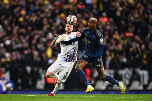 Fenerbahçe, Eyüpspor deplasmanında 3-0 kazandı ve liderliğe yükseldi