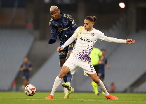 Fenerbahçe, Eyüpspor deplasmanında 3-0 kazandı ve liderliğe yükseldi