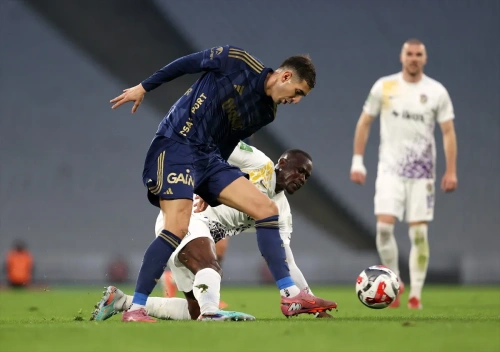 Fenerbahçe, Eyüpspor deplasmanında 3-0 kazandı ve liderliğe yükseldi