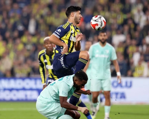 Fenerbahçe, Kayserispor'u 4-2 yenerek liderle arayı kapattı