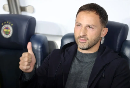 Fenerbahçe, Kayserispor'u 4-2 yenerek liderle arayı kapattı