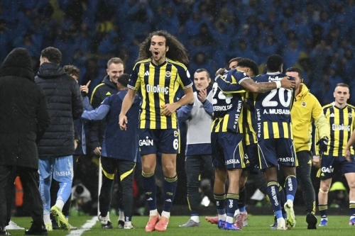 Fenerbahçe, Süper Kupa'da Galatasaray'ı 2-0 yendi ve şampiyon oldu
