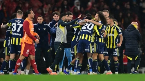 Fenerbahçe, Süper Kupa'da Galatasaray'ı 2-0 yendi ve şampiyon oldu