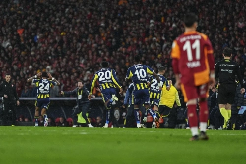 Fenerbahçe, Süper Kupa'da Galatasaray'ı 2-0 yendi ve şampiyon oldu