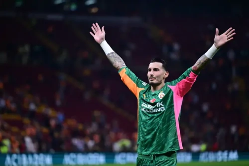 Galatasaray Amsterdam'da: Ajax maçı ilk 11'leri belli oldu