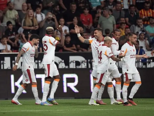 Galatasaray Amsterdam'da: Ajax maçı ilk 11'leri belli oldu