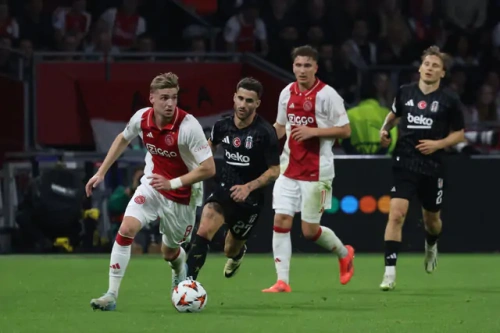 Galatasaray Amsterdam'da: Ajax maçı ilk 11'leri belli oldu