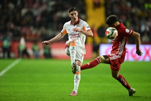 Galatasaray, Antalyaspor deplasmanında farklı kazandı: 4-1