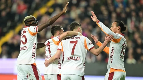 Galatasaray, Antalyaspor deplasmanında farklı kazandı: 4-1