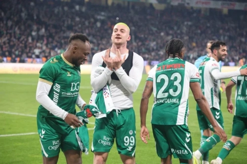 Galatasaray deplasmandа yıkıldı: Konyaspor'a 2-0 mağlubiyet