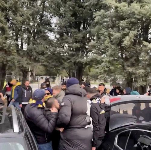 Galatasaray - Fenerbahçe maçı öncesi taraftar kavgası