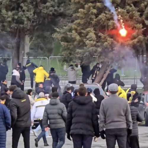Galatasaray - Fenerbahçe maçı öncesi taraftar kavgası
