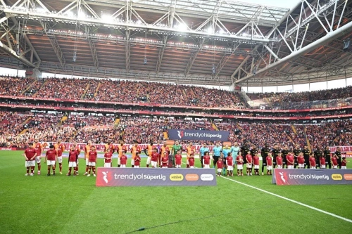 Galatasaray, Göztepe'yi 3-1 yenerek liderliğini sürdürdü